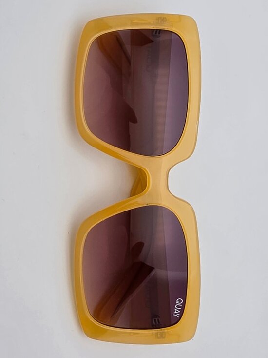 Quay Australia x Paris Hilton Total Vibe Tan Frame Brown Lens Sunglasses 54mm main image 5